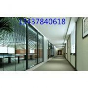 广州办公室装修、 铝合金玻璃隔断、打墙面打地面、
